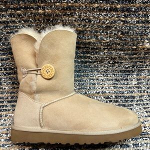 Ugg Australia - sheepskin - mini Bailey button